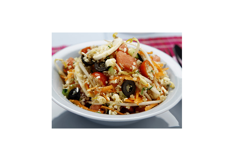 Salada de cogumelos com quinoa