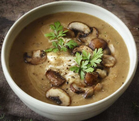 Sopa de cogumelos e castanhas